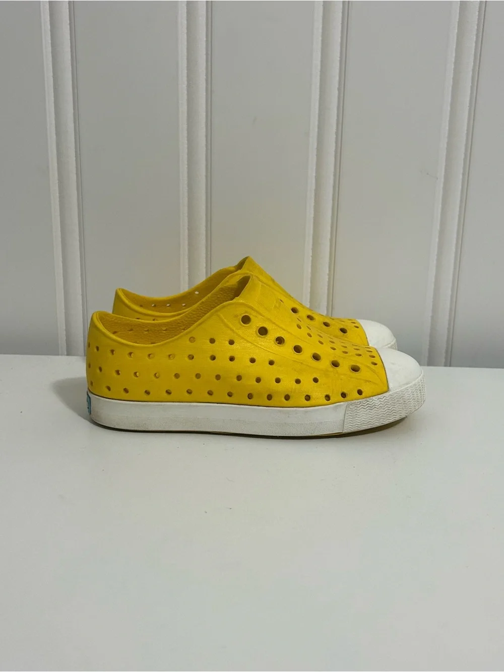 Native Jefferson Kids Yellow Slip-On Perforated Sneakers